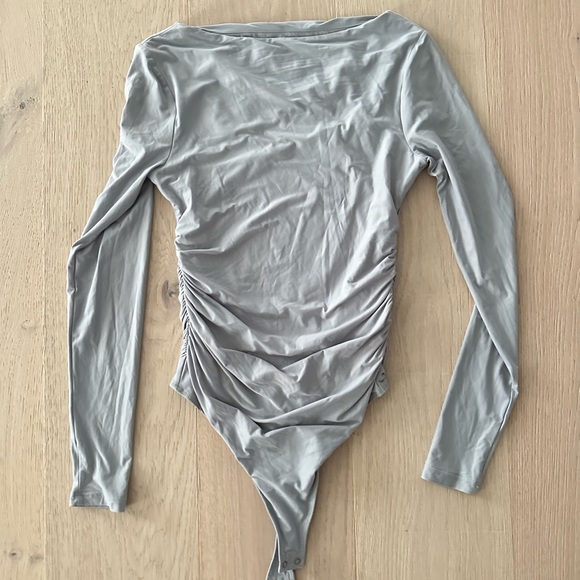 AVERCROMBIE BODYSUIT - Picture 1 of 2